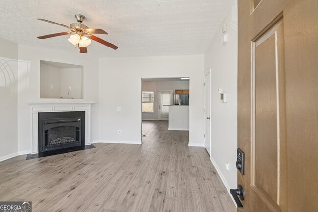 Building Photo - 6416 Ellenwood Dr