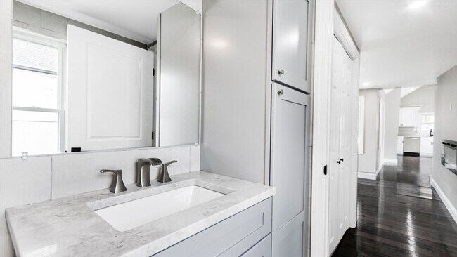 Building Photo - 23 Lynn St