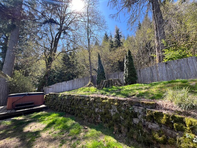 Building Photo - 3 Bed, 2 Bath Sudden Valley Home with Natu...