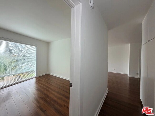 Building Photo - 5805 W 8th St