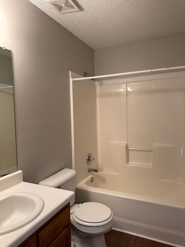 Building Photo - Lovely 3 Bedroom 2 Full Bath Home with? Large Deck & Fenced in Back?yard!