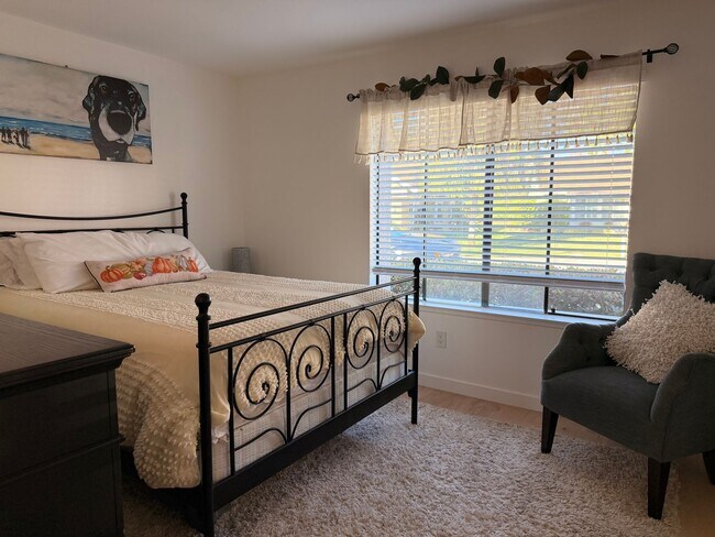 Building Photo - Updated Amalfi model with great patio too