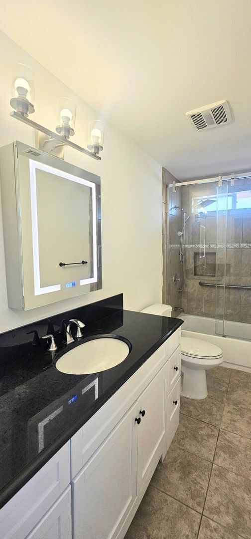 Building Photo - Single Story Senior Home - Newly Remodeled...