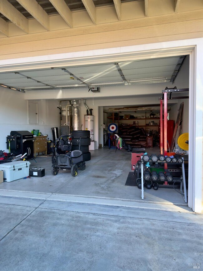 Building Photo - 5240 Hoyal Dr