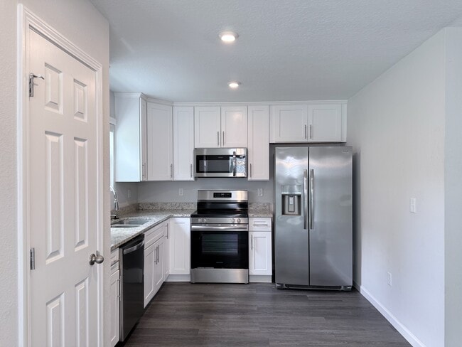 Building Photo - 4541 Cambria St