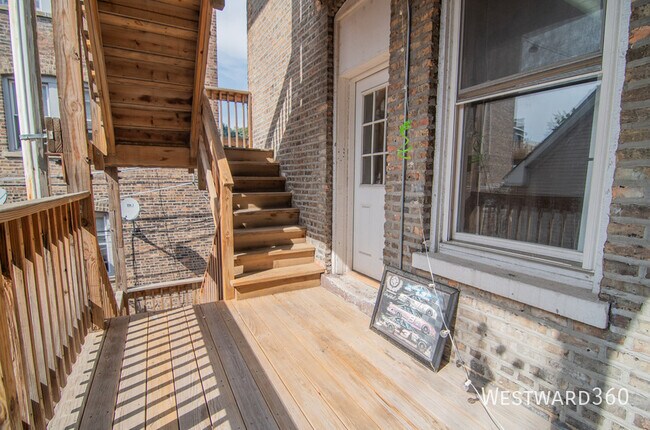Building Photo - 2844 N Whipple St