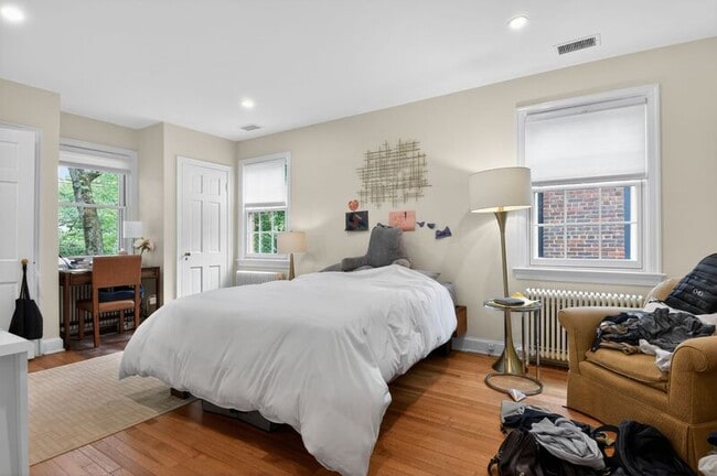 Building Photo - 4825 Butterworth Pl NW