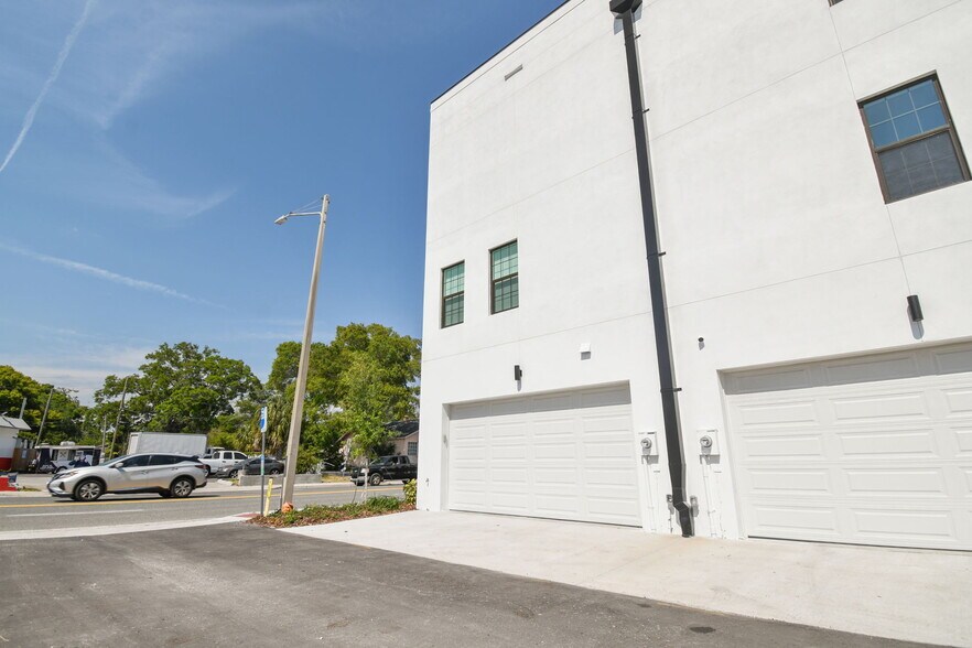 Building Photo - 2758 5th Ave S