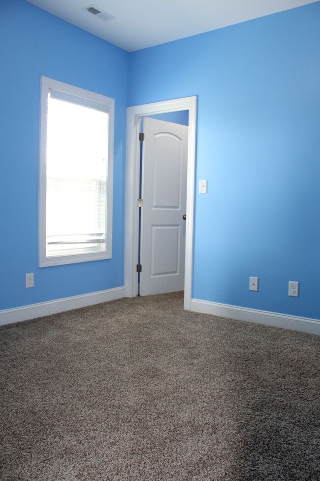 Building Photo - 134 Princess Dr
