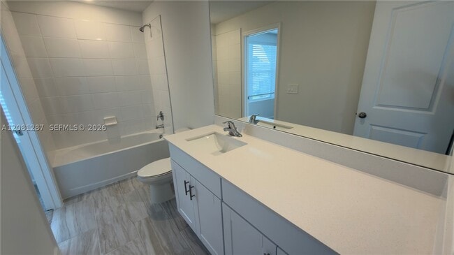 Building Photo - 568 Salisbury Cir