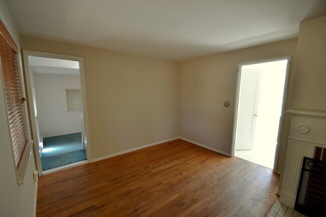 Building Photo - 13702 Densmore Ave N