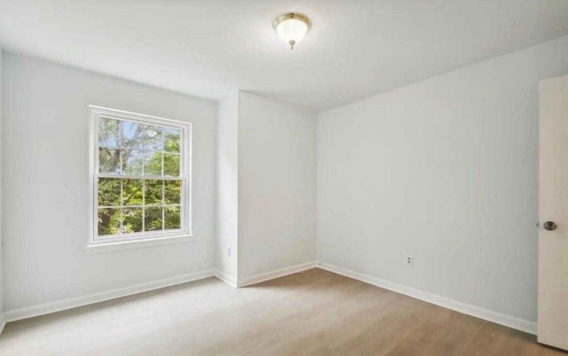 Building Photo - 116 Water Fountain Way