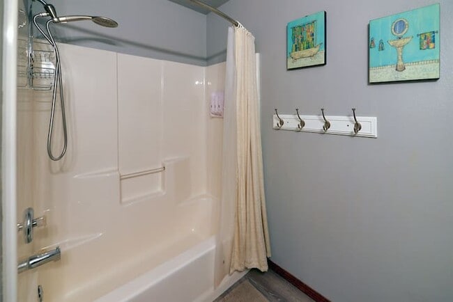 Building Photo - 3880 Graphite Ct