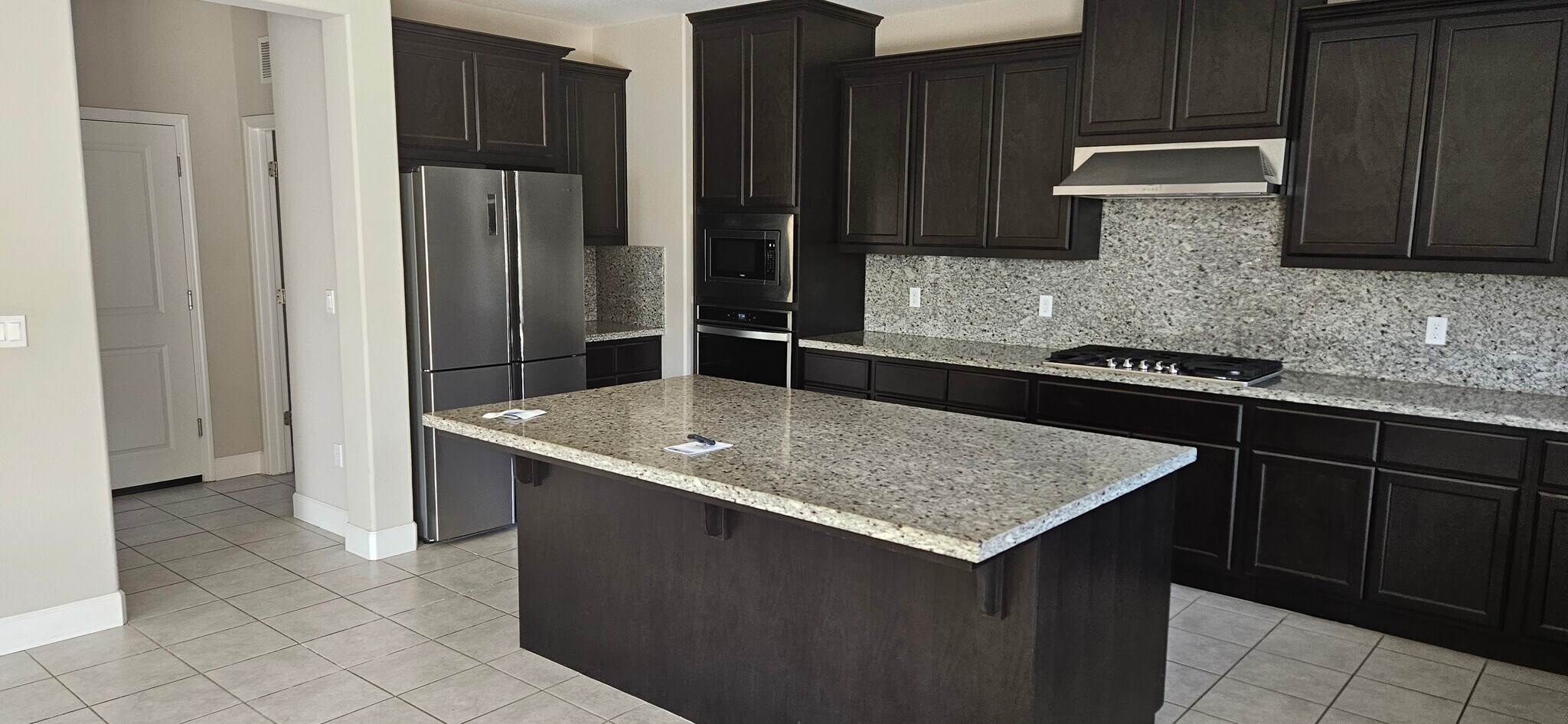 Building Photo - 589 Paseo Verde Dr