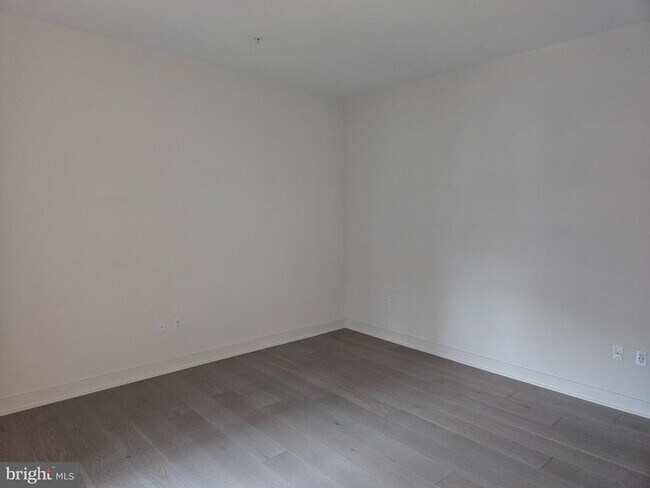 Building Photo - 575 S Goddard Blvd