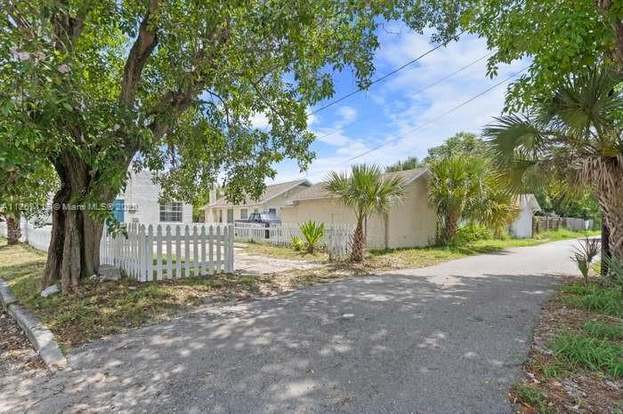 Building Photo - 646 33rd St