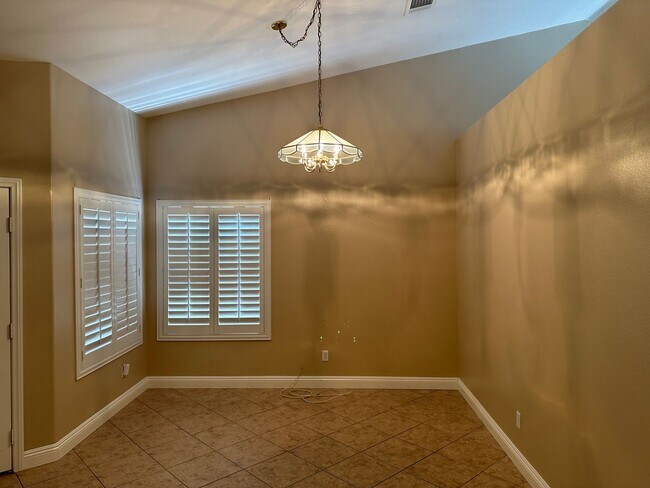 Building Photo - Henderson!!  Solar Panels!! Tankless Hot w...