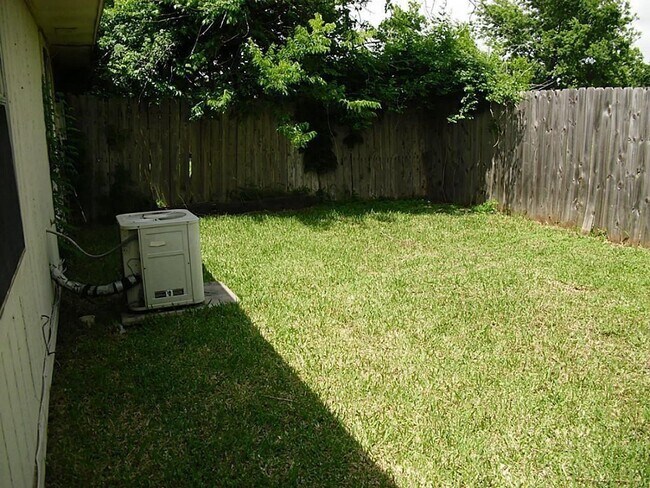 Building Photo - 16505 Monte Carlo Ln