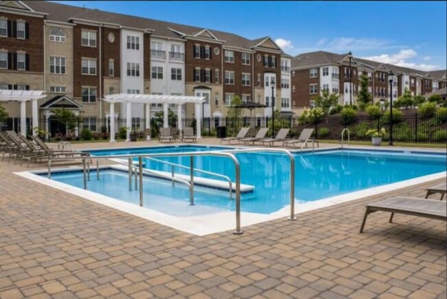 Building Photo - Meadow Branch Luxury Apartments