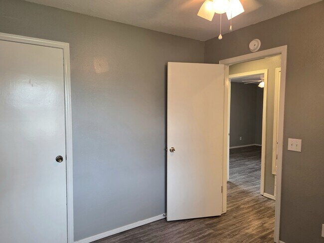 Building Photo - 507 Peppertree Ln