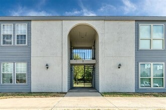 Building Photo - 3100 5th St