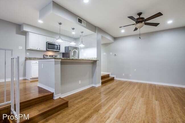 Building Photo - 1 br, 1 bath House - 7525 Holly Hill Drive...