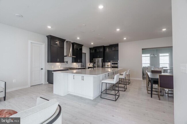 Building Photo - 402 Mdw Crk Dr