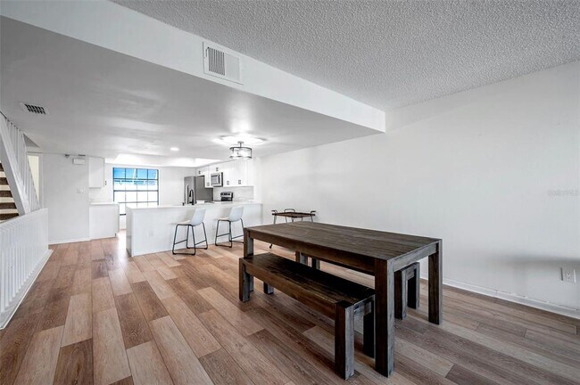 Building Photo - 745 Pinellas Bayway S