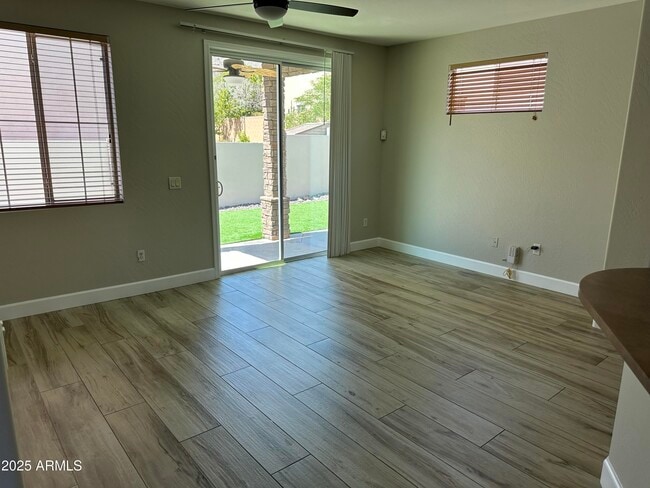 Building Photo - 320 W Mountain Sage Dr