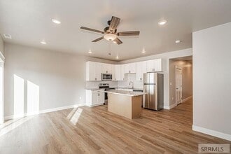 Building Photo - Bake Place 3 Bed 2.5 Bath New Build