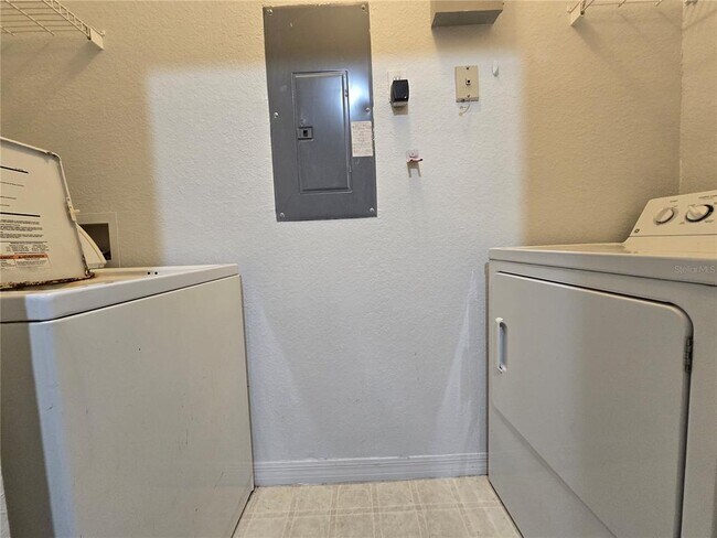 Building Photo - 8919 Legacy Ct