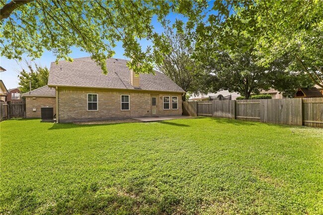 Building Photo - 1806 Paradise Ridge Dr