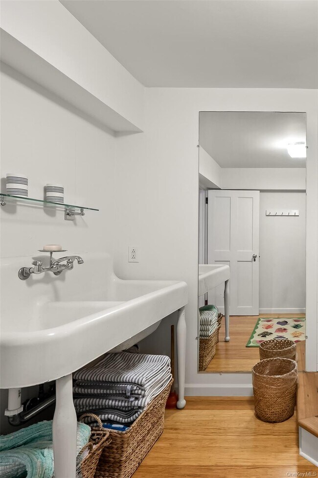 Building Photo - 448 Long Ridge Rd