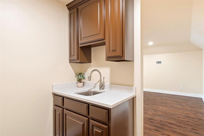 Building Photo - 1504 Sandpiper Ln