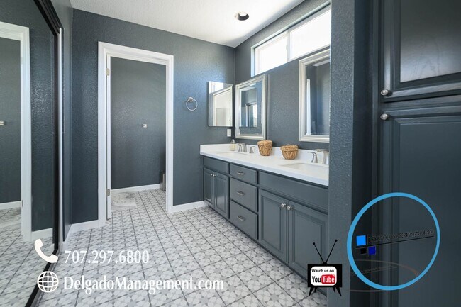 Building Photo - 463 Jade Cir