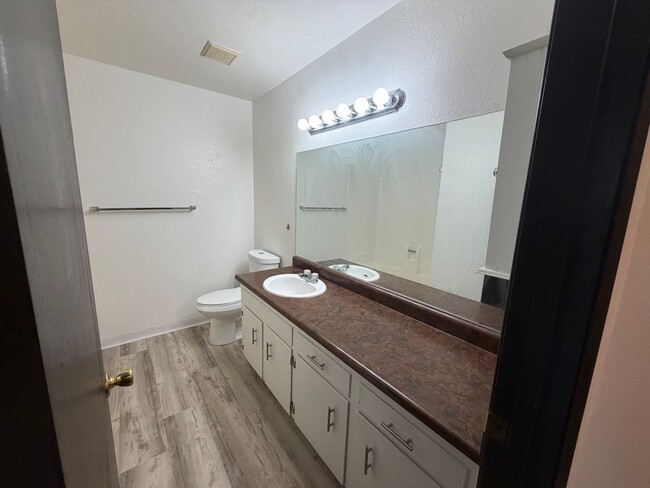 Building Photo - 3075 Berrum Pl