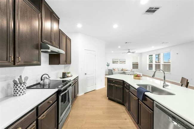 Building Photo - 7604 Peccary Dr