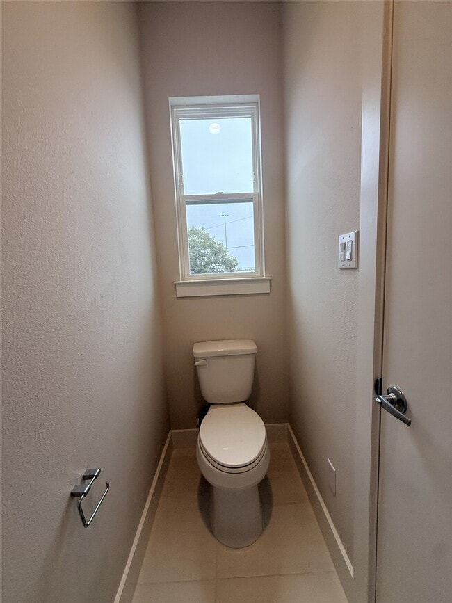 Building Photo - 4618 Nichols St