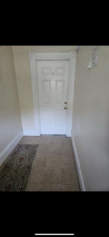 Building Photo - 27 Dubuque St