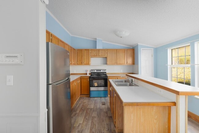 Building Photo - 548 Deer Haven Rd