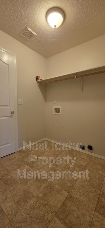 Building Photo - 2903 N Rough Stone Way
