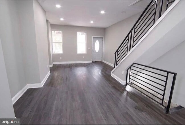 Building Photo - 3040 W Berks St