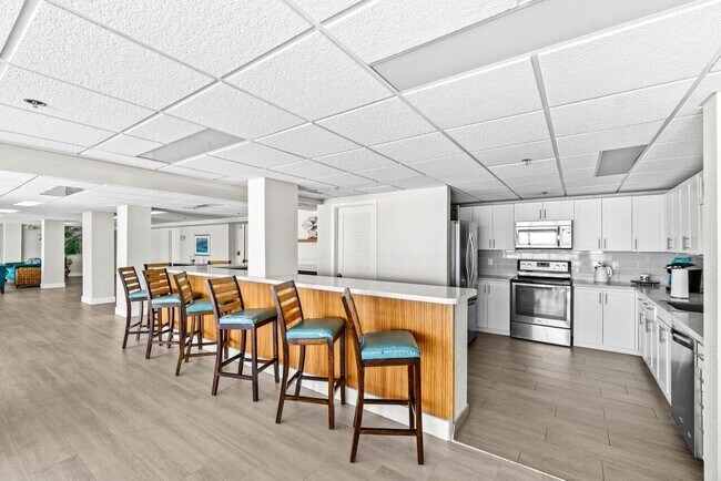 Building Photo - 4511 S Ocean Blvd