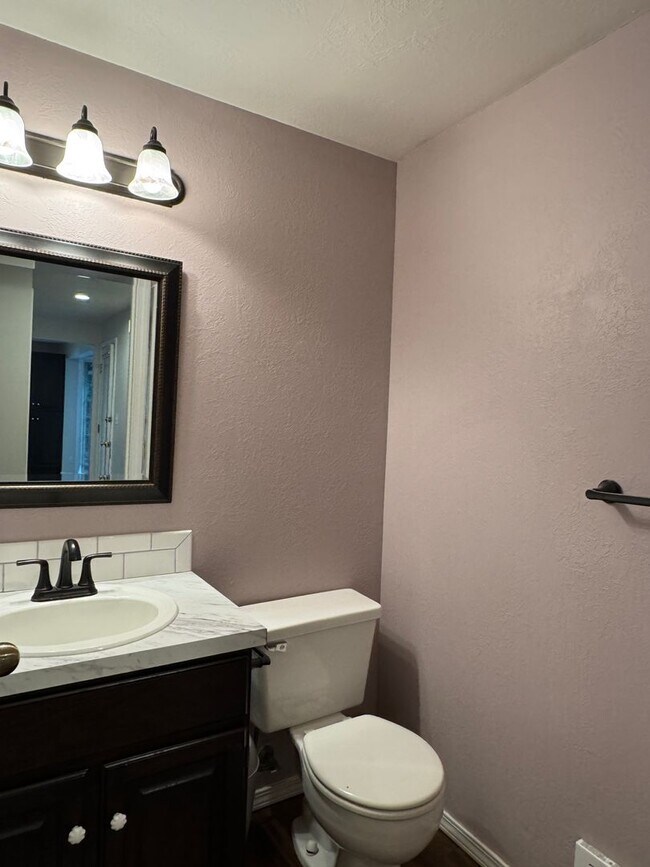 Building Photo - 20780 Terasse Dr NW