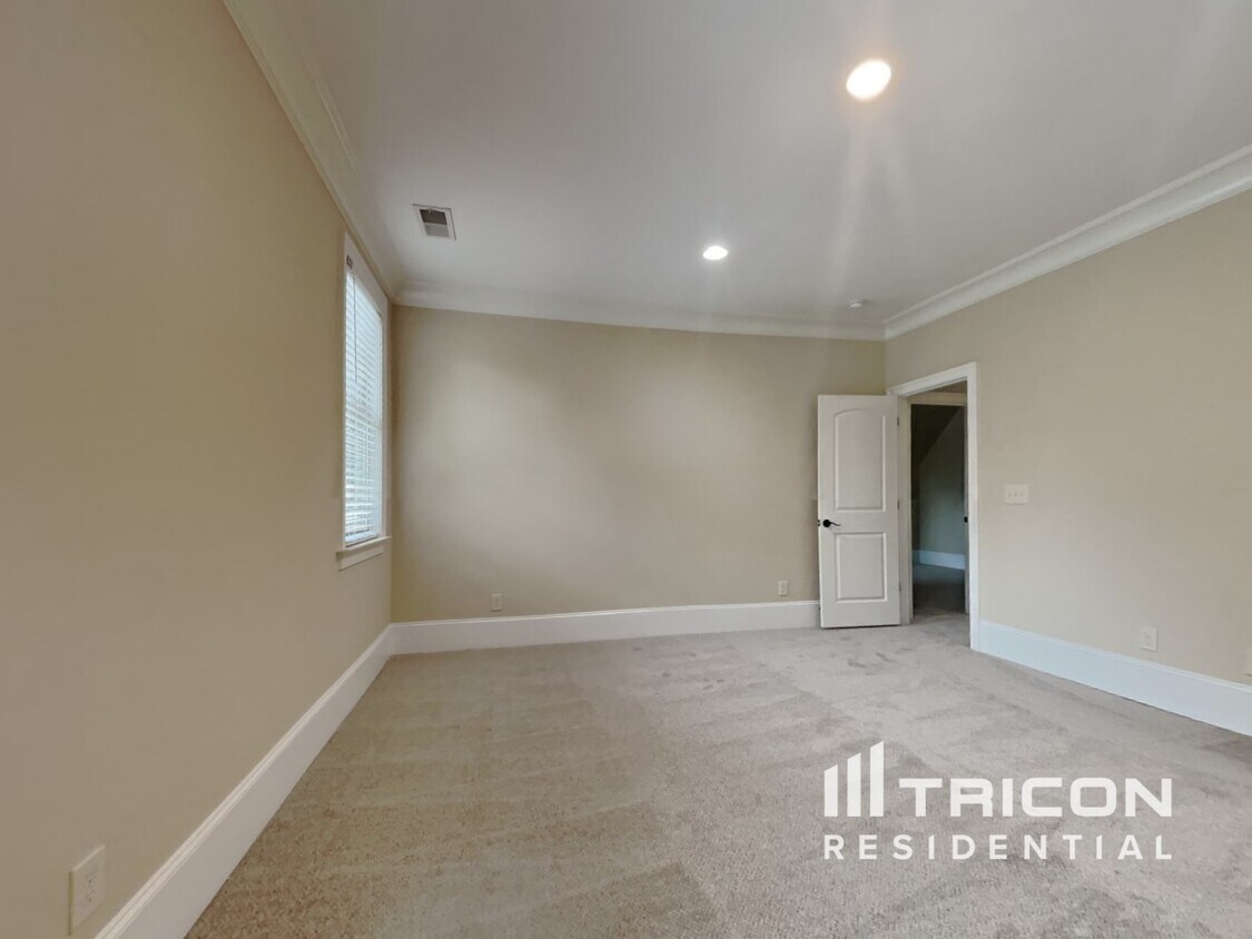 Building Photo - 2907 Wynnewood Dr