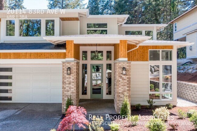 Building Photo - Edmonds Home