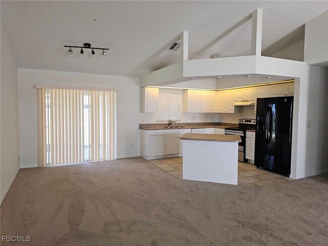 Building Photo - 1900 NW 33rd Ave