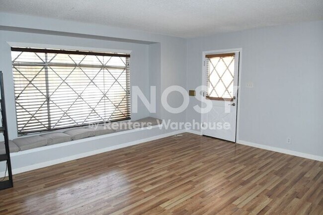 Building Photo - Scottsdale Living! Open Floor Plan, Private Backyard & Rently Self-Tours!