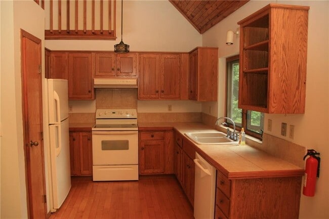 Building Photo - 225 Brigham Tavern Rd
