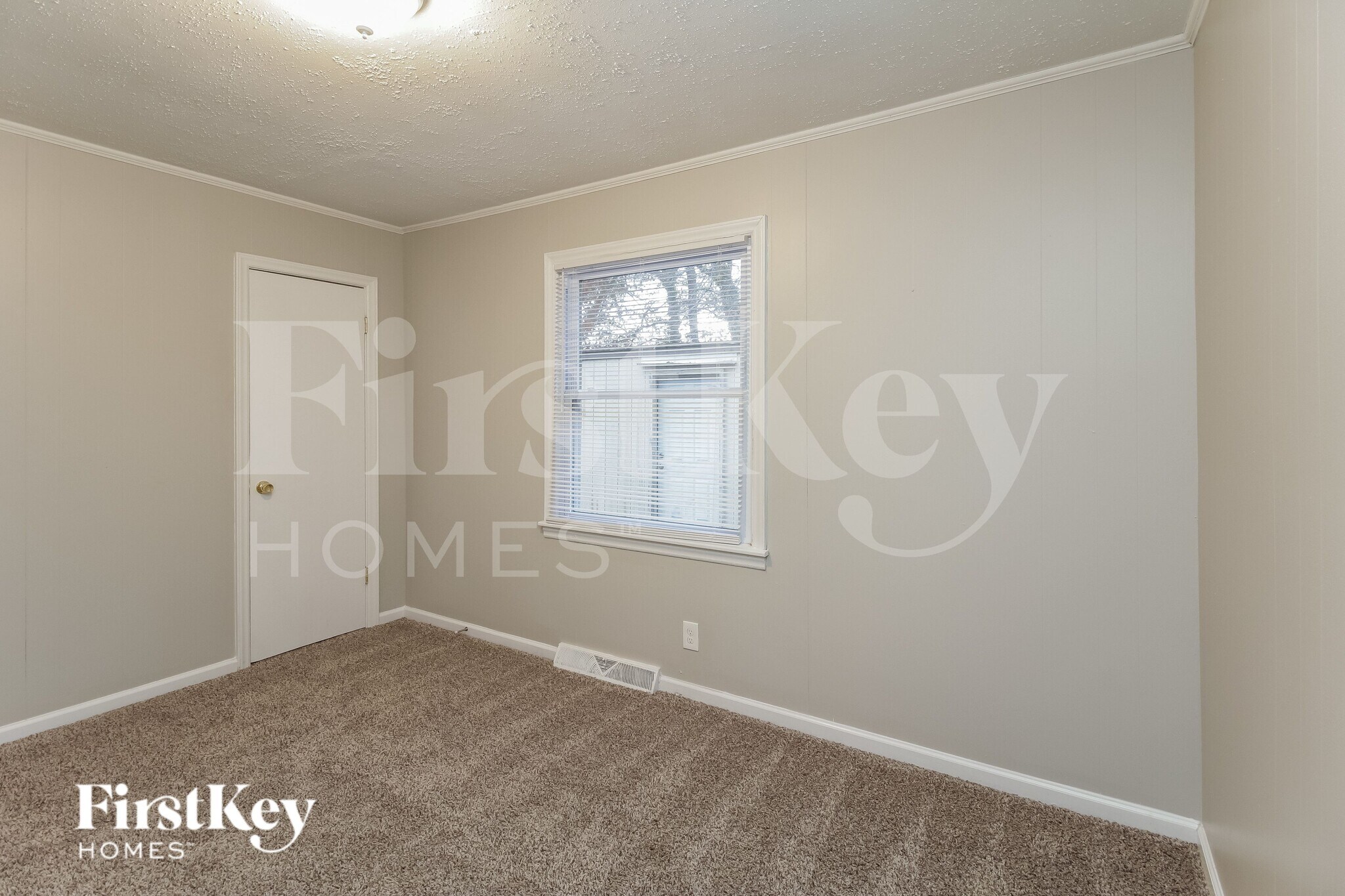 Building Photo - 2754 Mary Ave